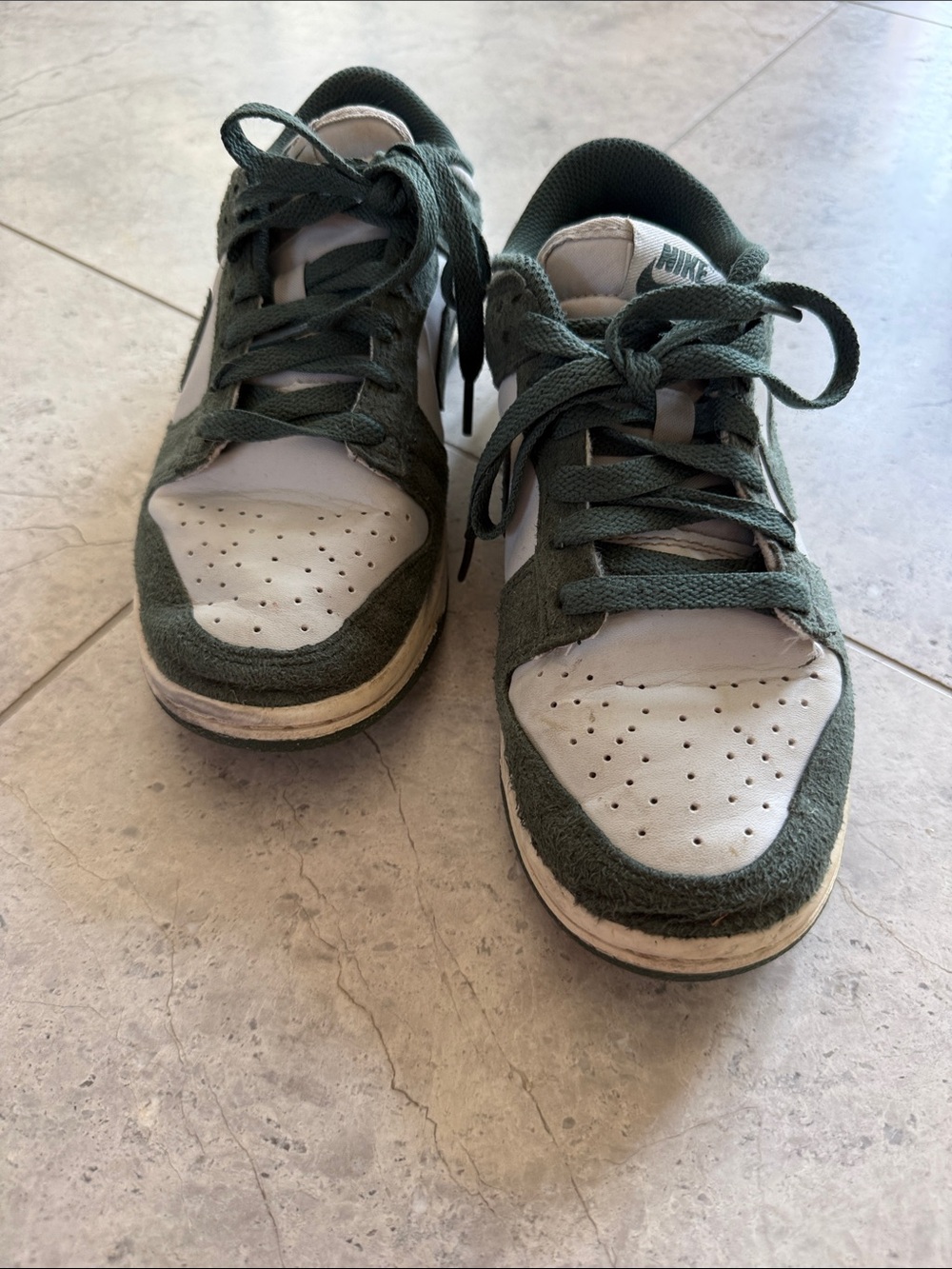 Nike Kids Low-Top Sneakers in White and Forest Green Suede Leather